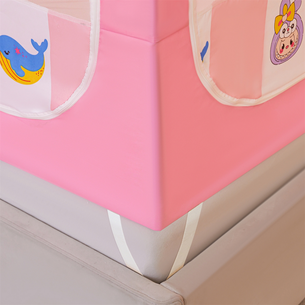 91家纺网 家纺一手货源 找家纺 迪凡保罗蚊帐 2026新款2606专版卡通回底全底AB版遮光帘坐床蚊帐 趣玩格子-无床帘