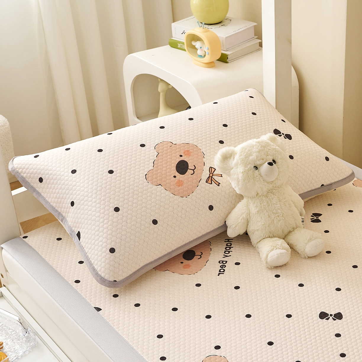 91家纺网 家纺一手货源 找家纺 奇丝雅 2026新款夏季A类卡通印花冰豆豆冰丝凉席枕套凉感家用可机洗单人学生宿舍48×74cm一只一对 抱抱熊