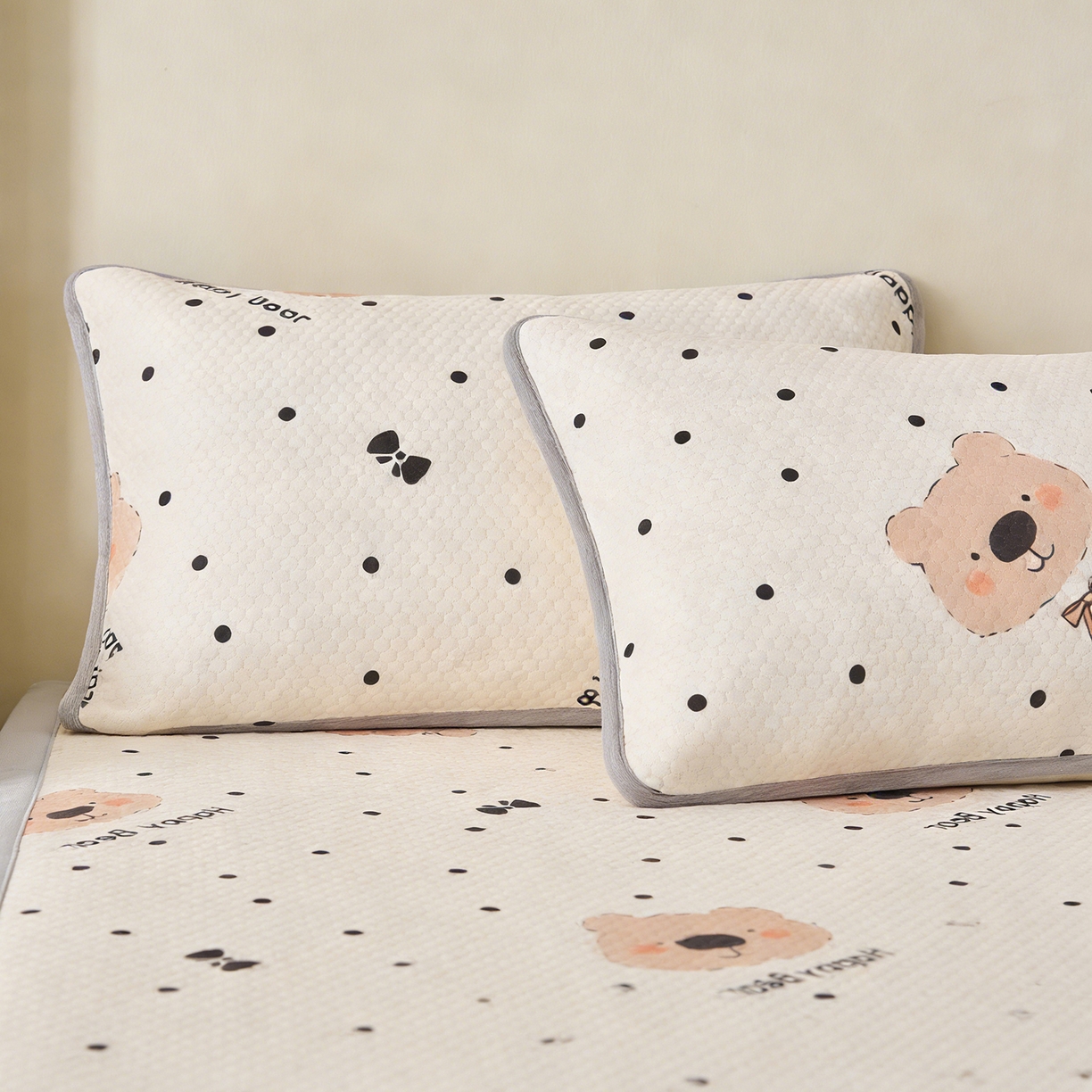 91家纺网 家纺一手货源 找家纺 奇丝雅 2026新款夏季A类卡通印花冰豆豆冰丝凉席枕套凉感家用可机洗单人学生宿舍48×74cm一只一对 抱抱熊