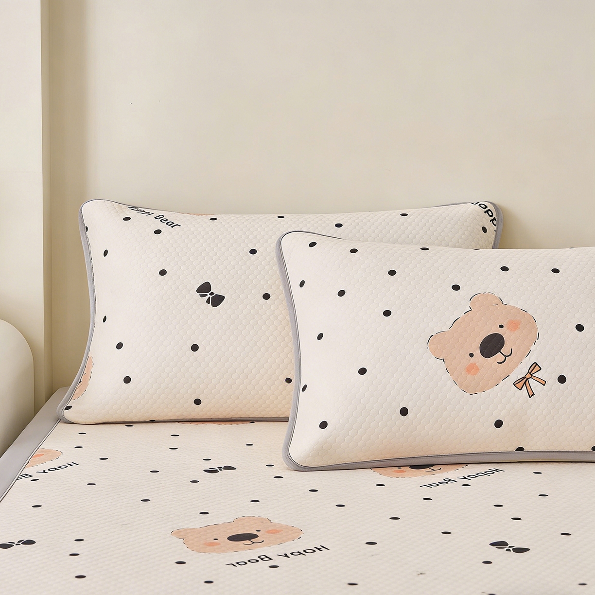 91家纺网 家纺一手货源 找家纺 奇丝雅 2026新款夏季A类卡通印花冰豆豆冰丝凉席枕套凉感家用可机洗单人学生宿舍48×74cm一只一对 抱抱熊