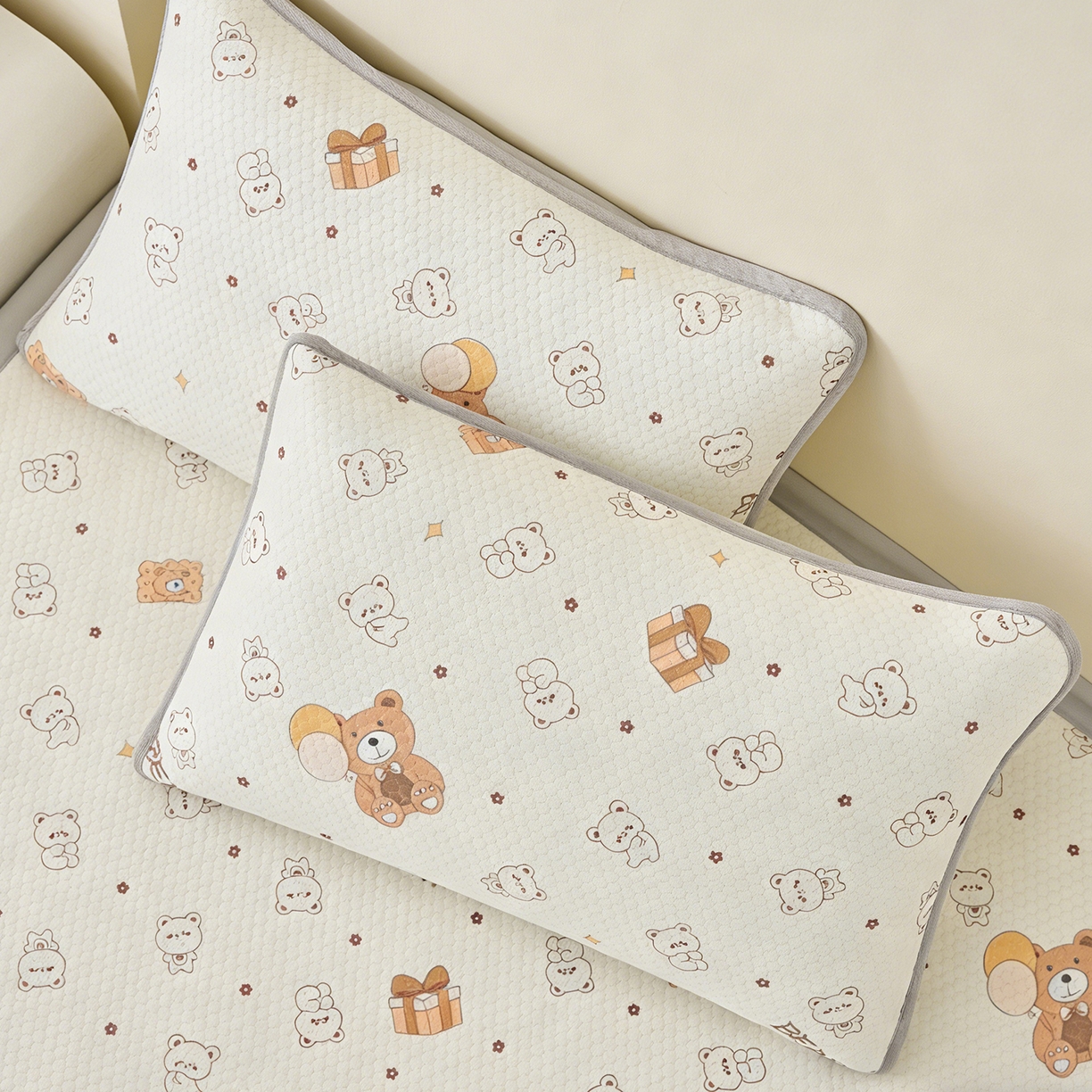 91家纺网 家纺一手货源 找家纺 奇丝雅 2026新款夏季A类卡通印花冰豆豆冰丝凉席枕套凉感家用可机洗单人学生宿舍48×74cm一只一对 饼干熊