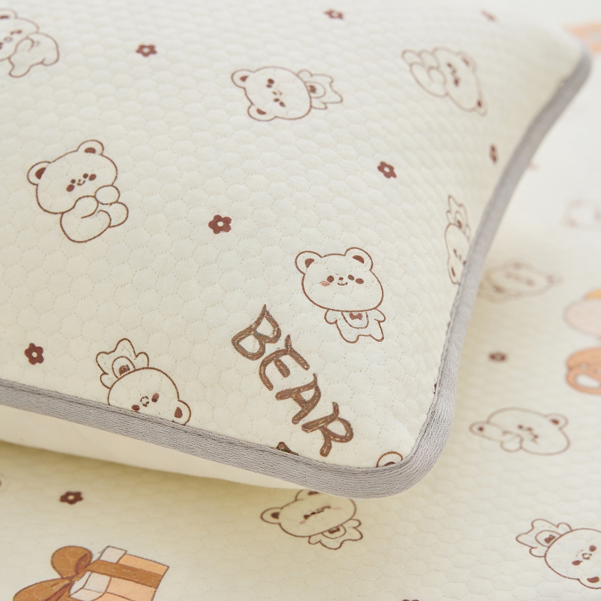 91家纺网 家纺一手货源 找家纺 奇丝雅 2026新款夏季A类卡通印花冰豆豆冰丝凉席枕套凉感家用可机洗单人学生宿舍48×74cm一只一对 饼干熊