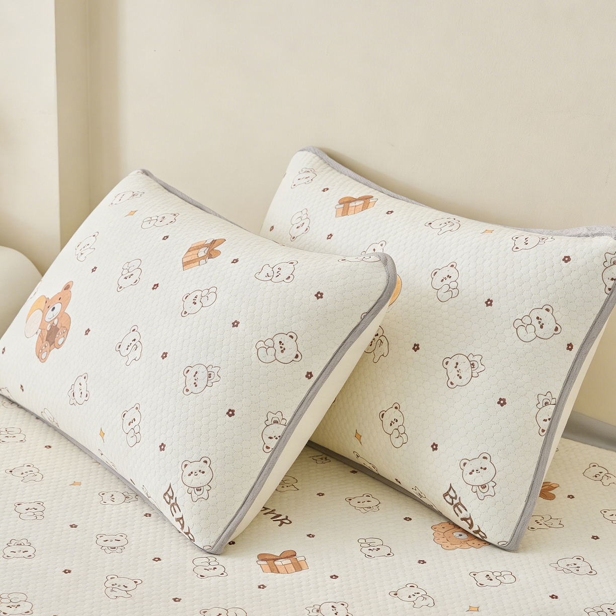 91家纺网 家纺一手货源 找家纺 奇丝雅 2026新款夏季A类卡通印花冰豆豆冰丝凉席枕套凉感家用可机洗单人学生宿舍48×74cm一只一对 饼干熊