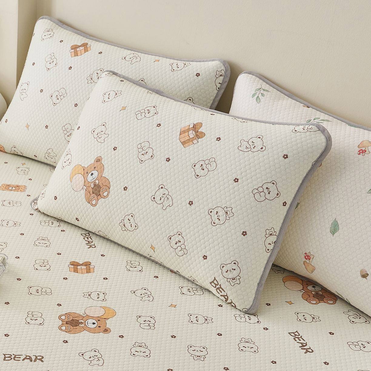 91家纺网 家纺一手货源 找家纺 奇丝雅 2026新款夏季A类卡通印花冰豆豆冰丝凉席枕套凉感家用可机洗单人学生宿舍48×74cm一只一对 饼干熊