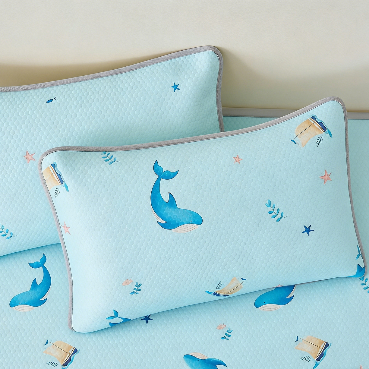 91家纺网 家纺一手货源 找家纺 奇丝雅 2026新款夏季A类卡通印花冰豆豆冰丝凉席枕套凉感家用可机洗单人学生宿舍48×74cm一只一对 海洋世界