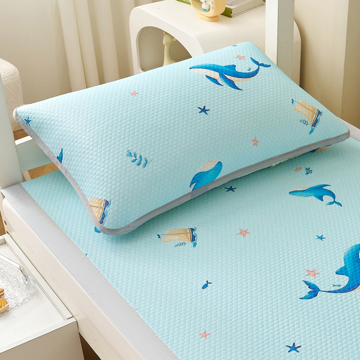 91家纺网 家纺一手货源 找家纺 奇丝雅 2026新款夏季A类卡通印花冰豆豆冰丝凉席枕套凉感家用可机洗单人学生宿舍48×74cm一只一对 海洋世界