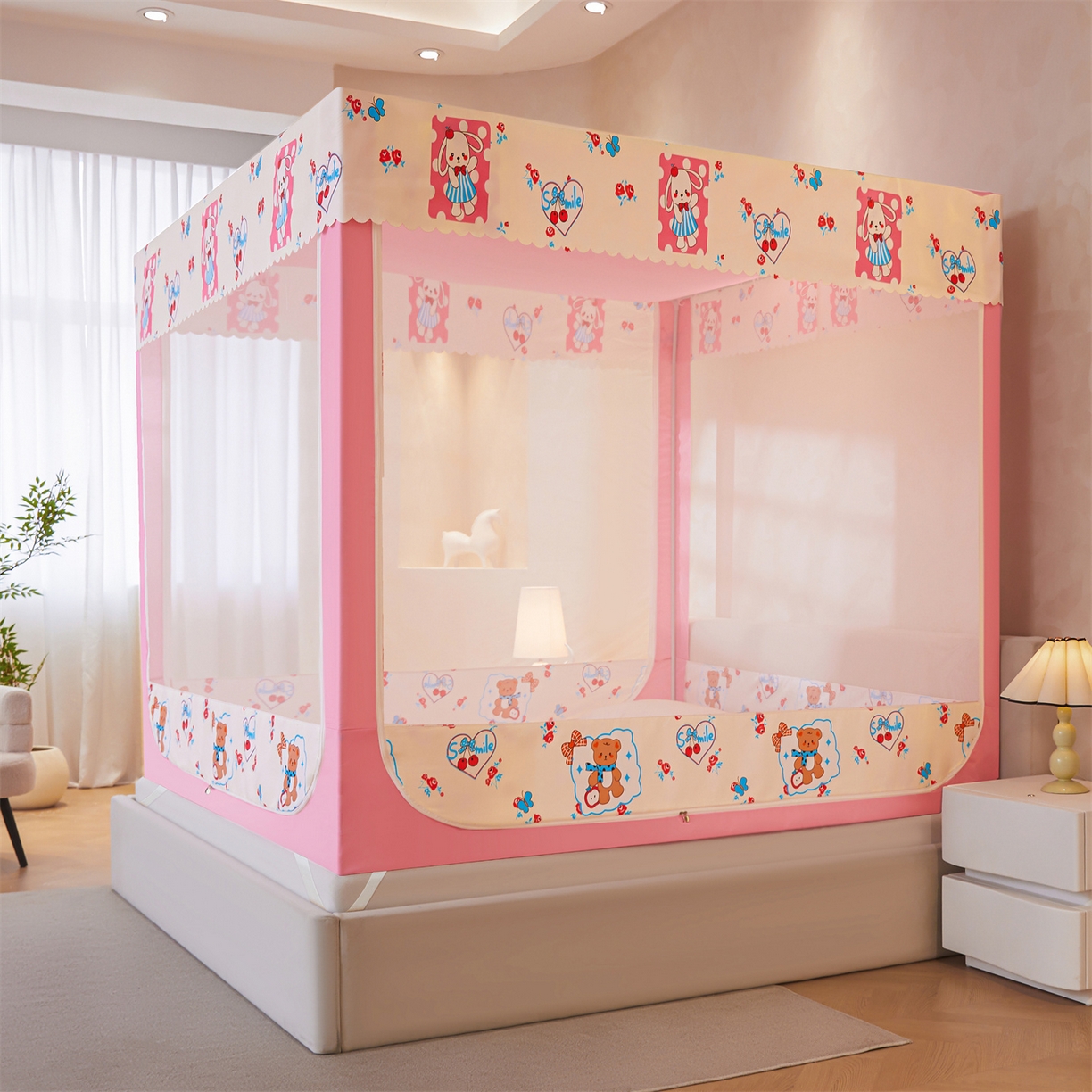 91家纺网 家纺一手货源 找家纺 迪凡保罗蚊帐 2026新款2606专版卡通回底全底AB版遮光帘坐床蚊帐 爱心兔兔-无床帘