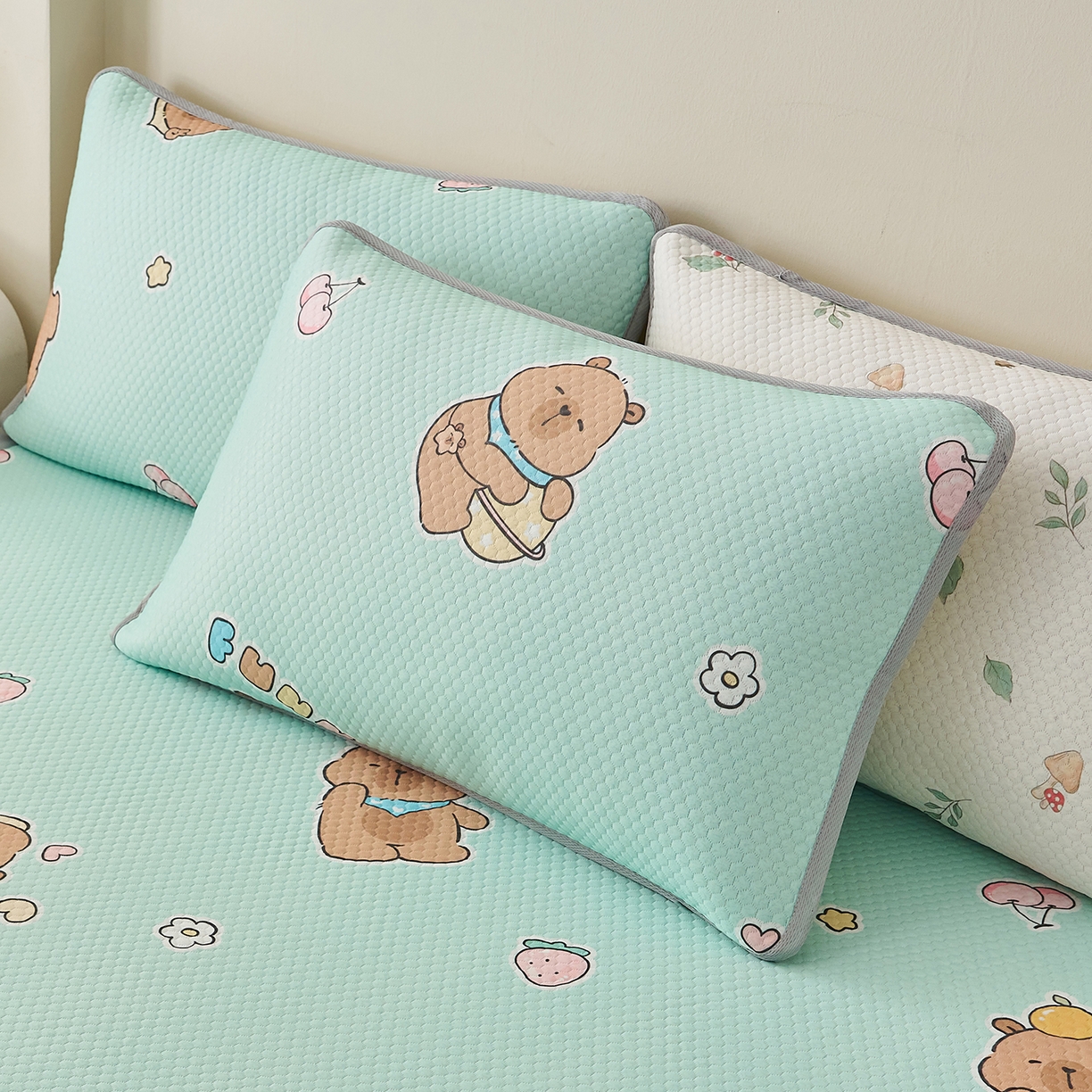 91家纺网 家纺一手货源 找家纺 奇丝雅 2026新款夏季A类卡通印花冰豆豆冰丝凉席枕套凉感家用可机洗单人学生宿舍48×74cm一只一对 卡皮巴拉