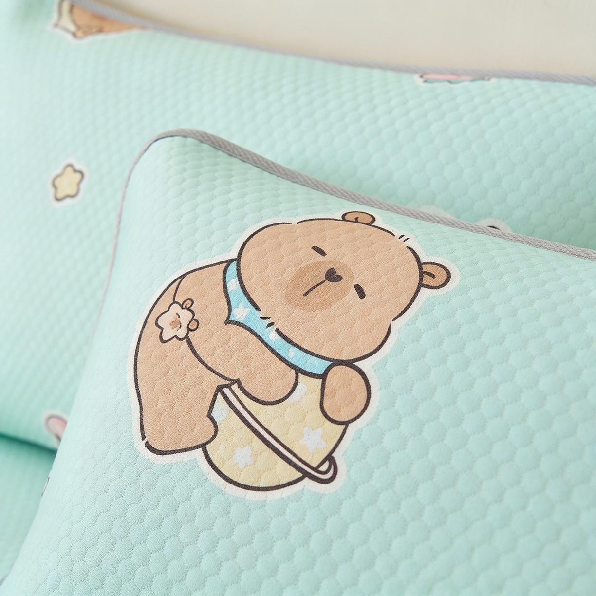 91家纺网 家纺一手货源 找家纺 奇丝雅 2026新款夏季A类卡通印花冰豆豆冰丝凉席枕套凉感家用可机洗单人学生宿舍48×74cm一只一对 卡皮巴拉