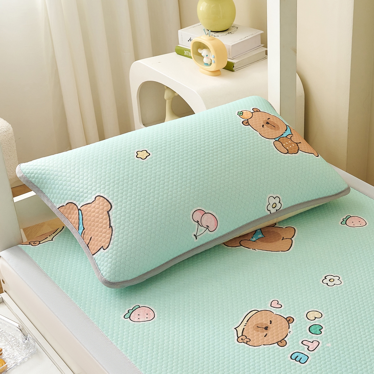 91家纺网 家纺一手货源 找家纺 奇丝雅 2026新款夏季A类卡通印花冰豆豆冰丝凉席枕套凉感家用可机洗单人学生宿舍48×74cm一只一对 卡皮巴拉