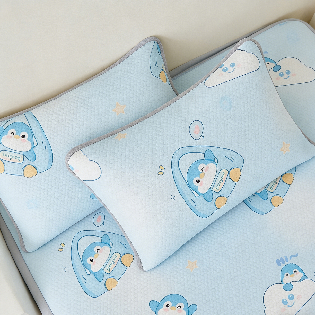 91家纺网 家纺一手货源 找家纺 奇丝雅 2026新款夏季A类卡通印花冰豆豆冰丝凉席枕套凉感家用可机洗单人学生宿舍48×74cm一只一对 小企鹅