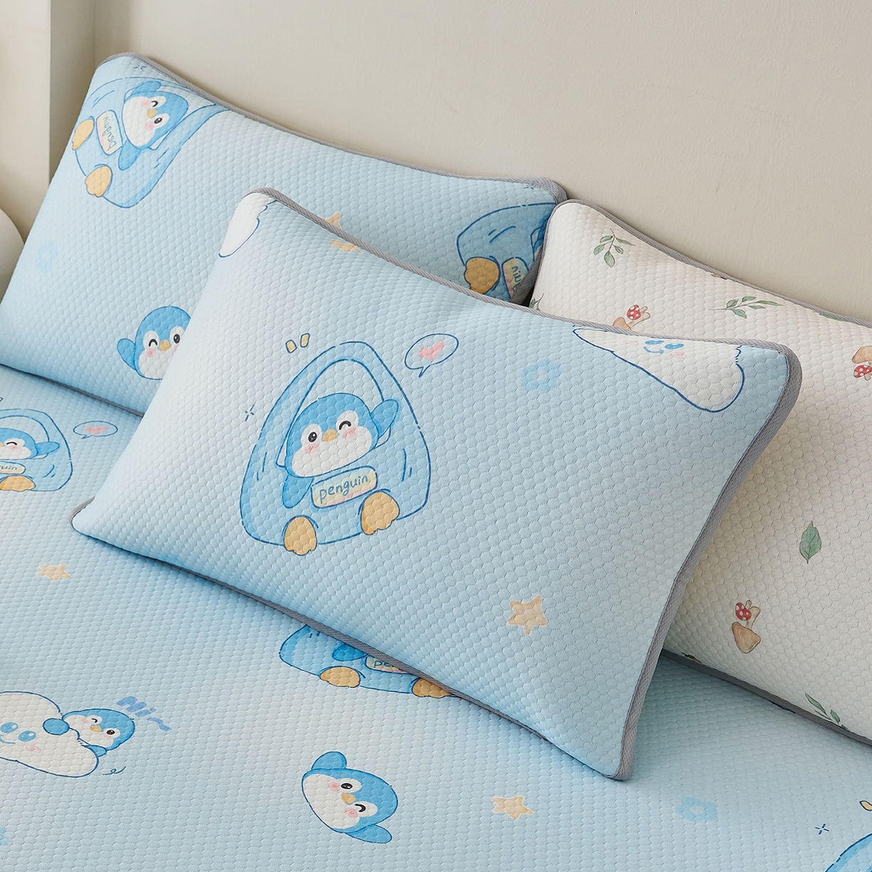 91家纺网 家纺一手货源 找家纺 奇丝雅 2026新款夏季A类卡通印花冰豆豆冰丝凉席枕套凉感家用可机洗单人学生宿舍48×74cm一只一对 小企鹅