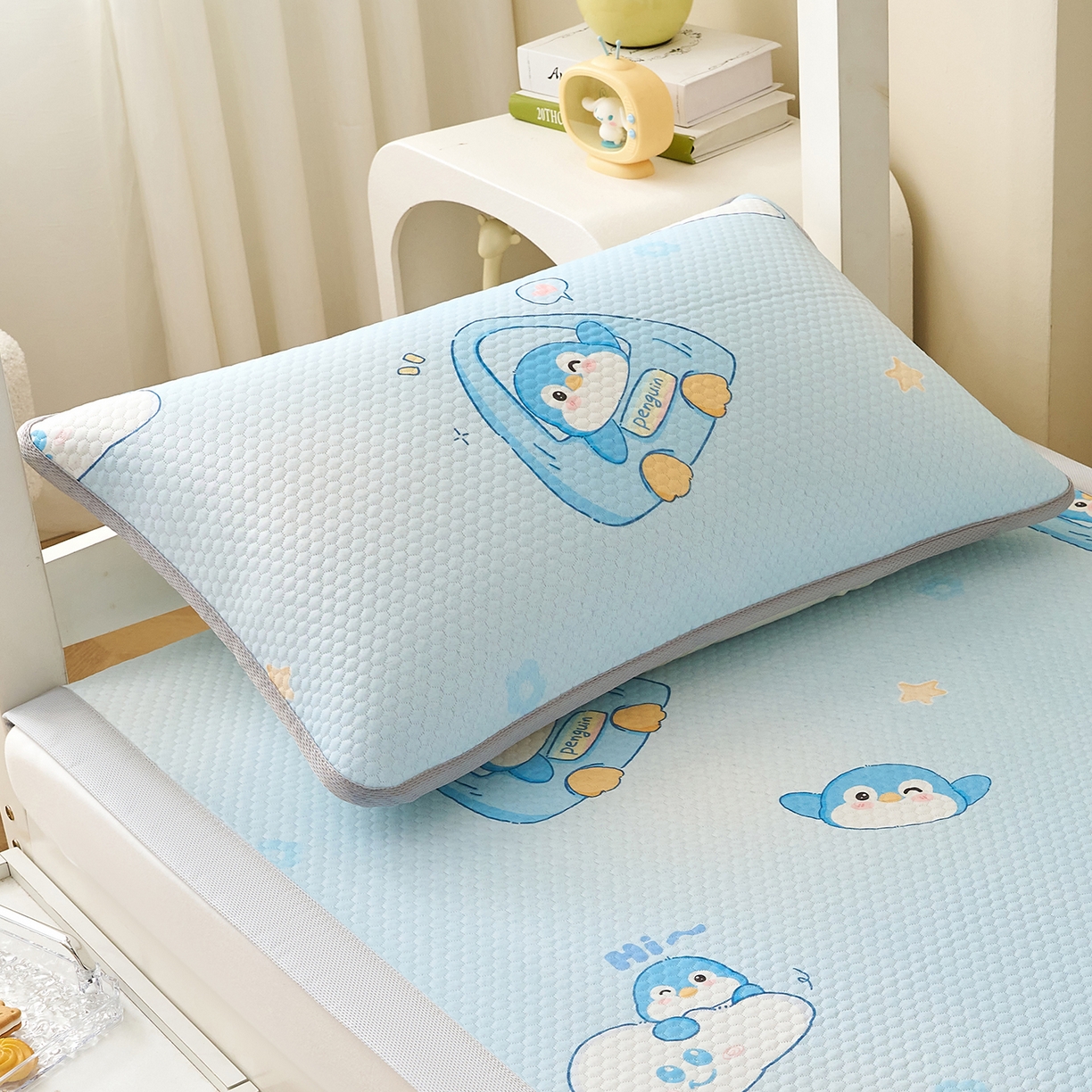 91家纺网 家纺一手货源 找家纺 奇丝雅 2026新款夏季A类卡通印花冰豆豆冰丝凉席枕套凉感家用可机洗单人学生宿舍48×74cm一只一对 小企鹅