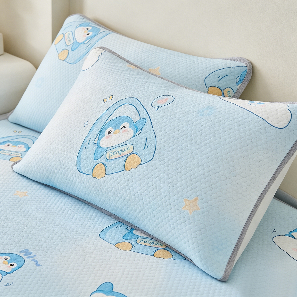 91家纺网 家纺一手货源 找家纺 奇丝雅 2026新款夏季A类卡通印花冰豆豆冰丝凉席枕套凉感家用可机洗单人学生宿舍48×74cm一只一对 小企鹅