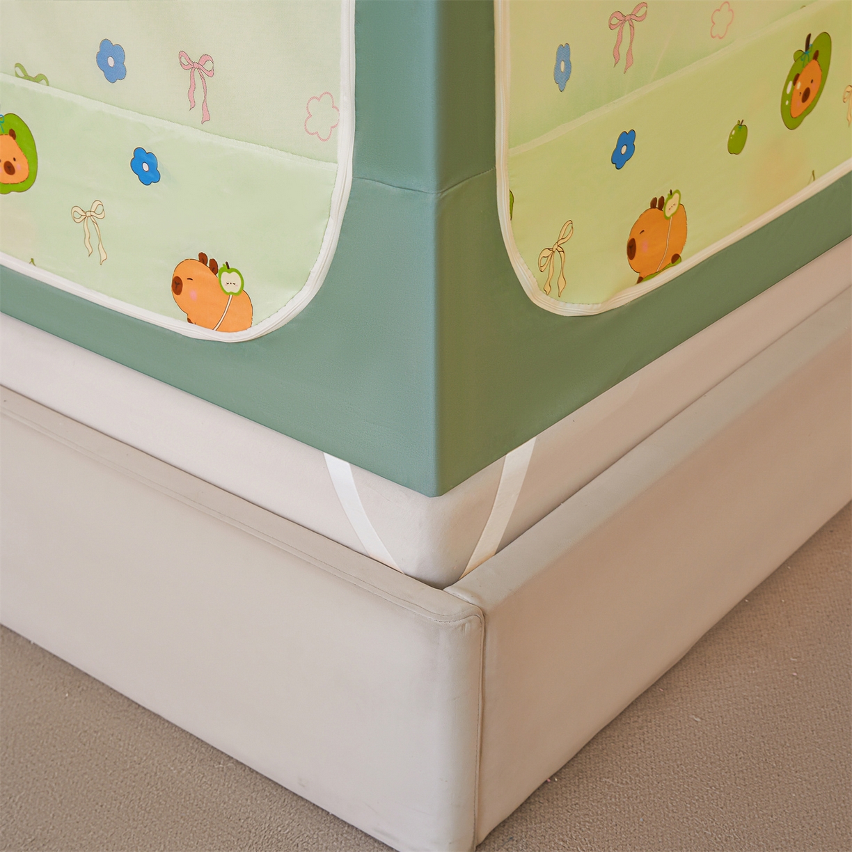 91家纺网 家纺一手货源 找家纺 迪凡保罗蚊帐 2026新款2606专版卡通回底全底AB版遮光帘坐床蚊帐 青苹果乐园-带床帘