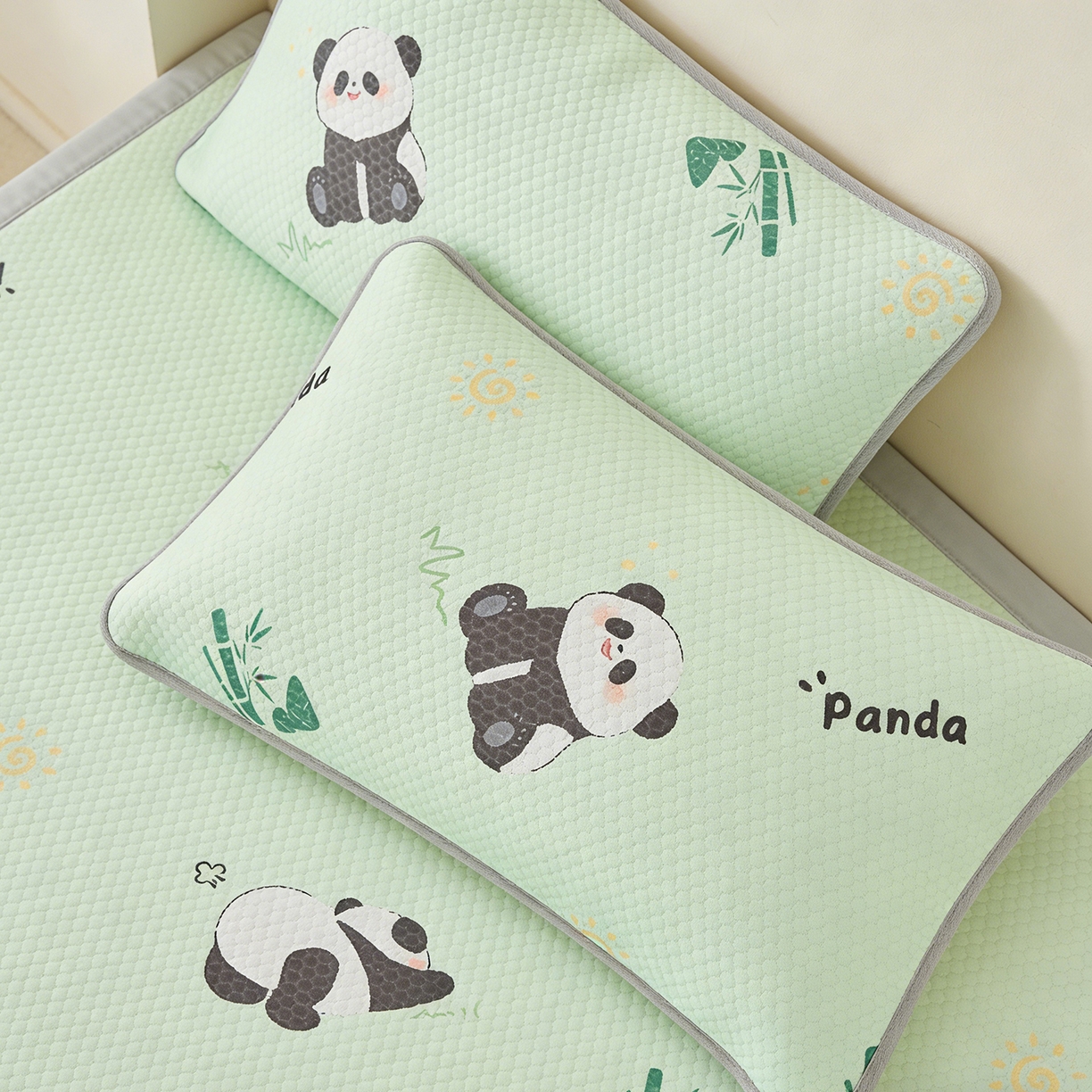 91家纺网 家纺一手货源 找家纺 奇丝雅 2026新款夏季A类卡通印花冰豆豆冰丝凉席枕套凉感家用可机洗单人学生宿舍48×74cm一只一对 熊猫家园