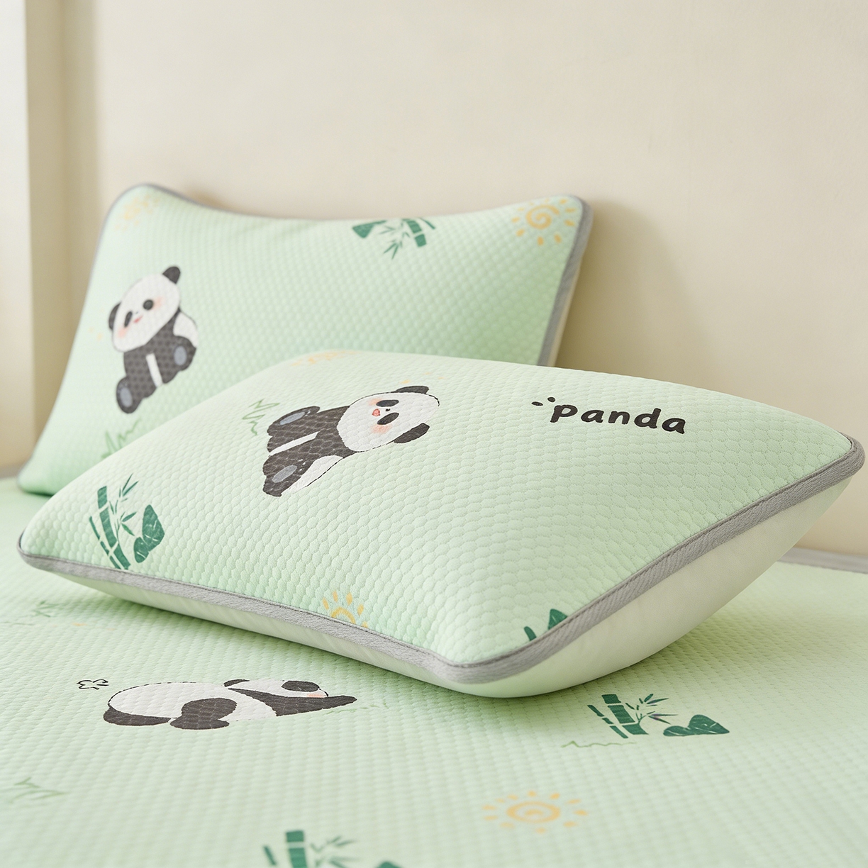 91家纺网 家纺一手货源 找家纺 奇丝雅 2026新款夏季A类卡通印花冰豆豆冰丝凉席枕套凉感家用可机洗单人学生宿舍48×74cm一只一对 熊猫家园