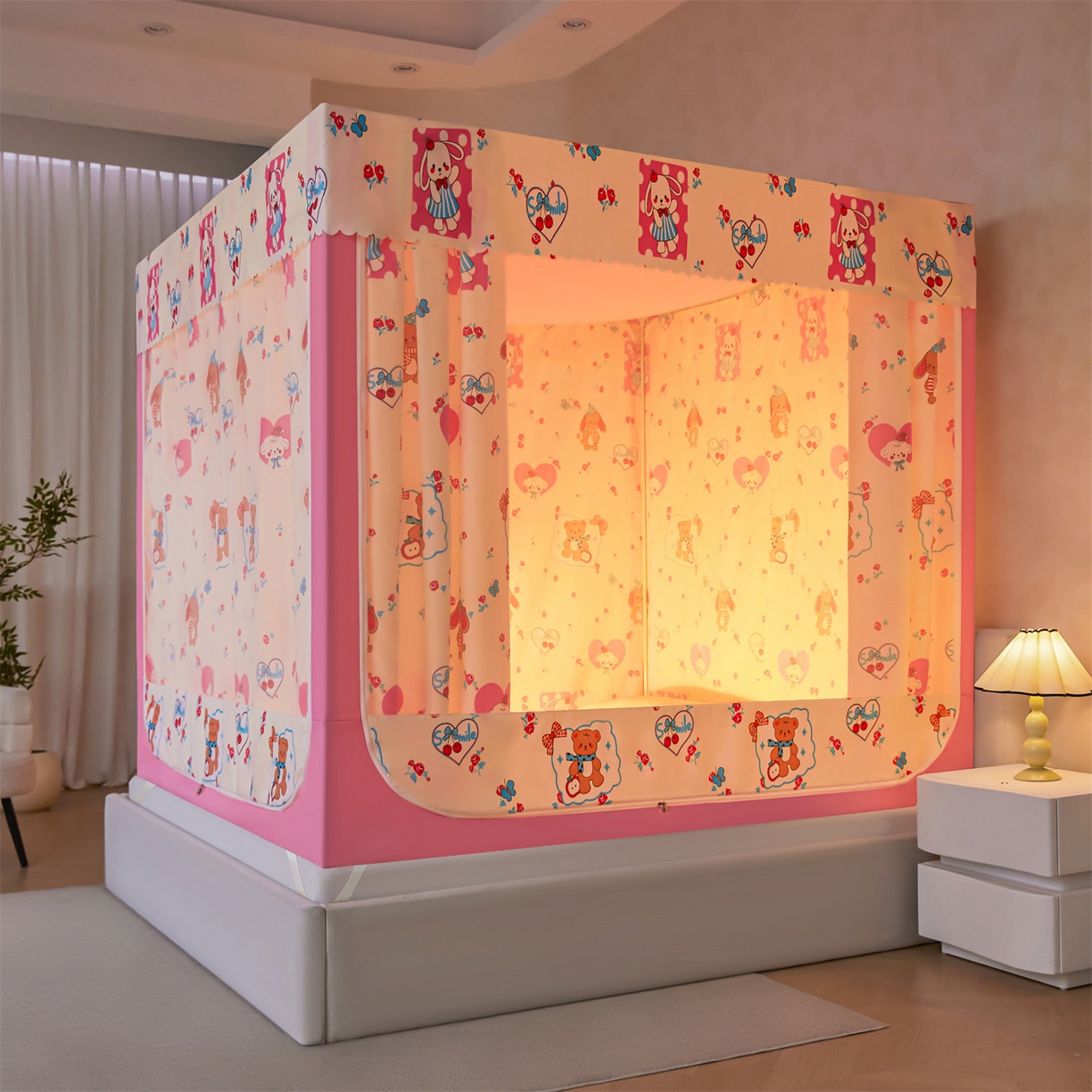 91家纺网 家纺一手货源 找家纺 迪凡保罗蚊帐 2026新款2606专版卡通回底全底AB版遮光帘坐床蚊帐 爱心兔兔-无床帘