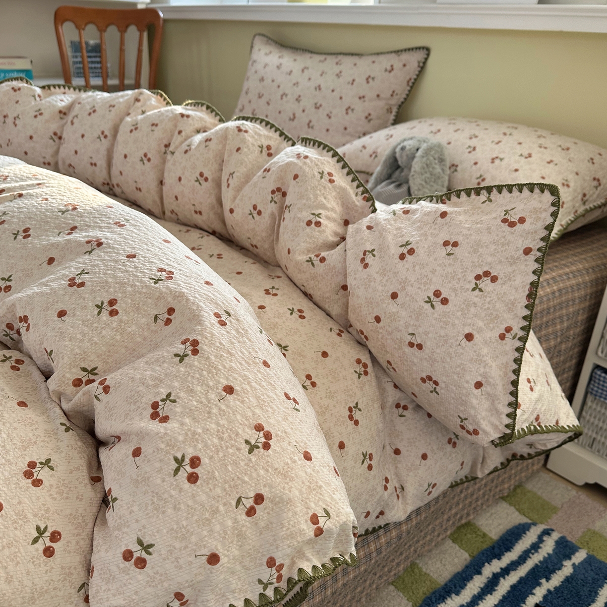 91家纺网 家纺一手货源 找家纺 几禾 2026新款高品质A类110g泡芙纱甜栗贝壳边四件套 甜栗-酒渍樱桃