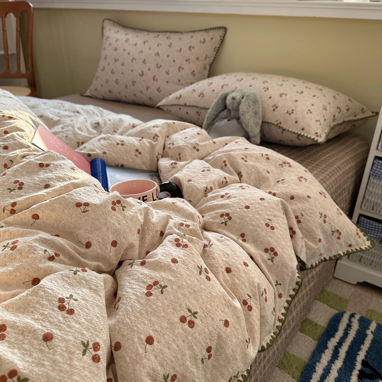 91家纺网 家纺一手货源 找家纺 几禾 2026新款高品质A类110g泡芙纱甜栗贝壳边四件套 甜栗-酒渍樱桃