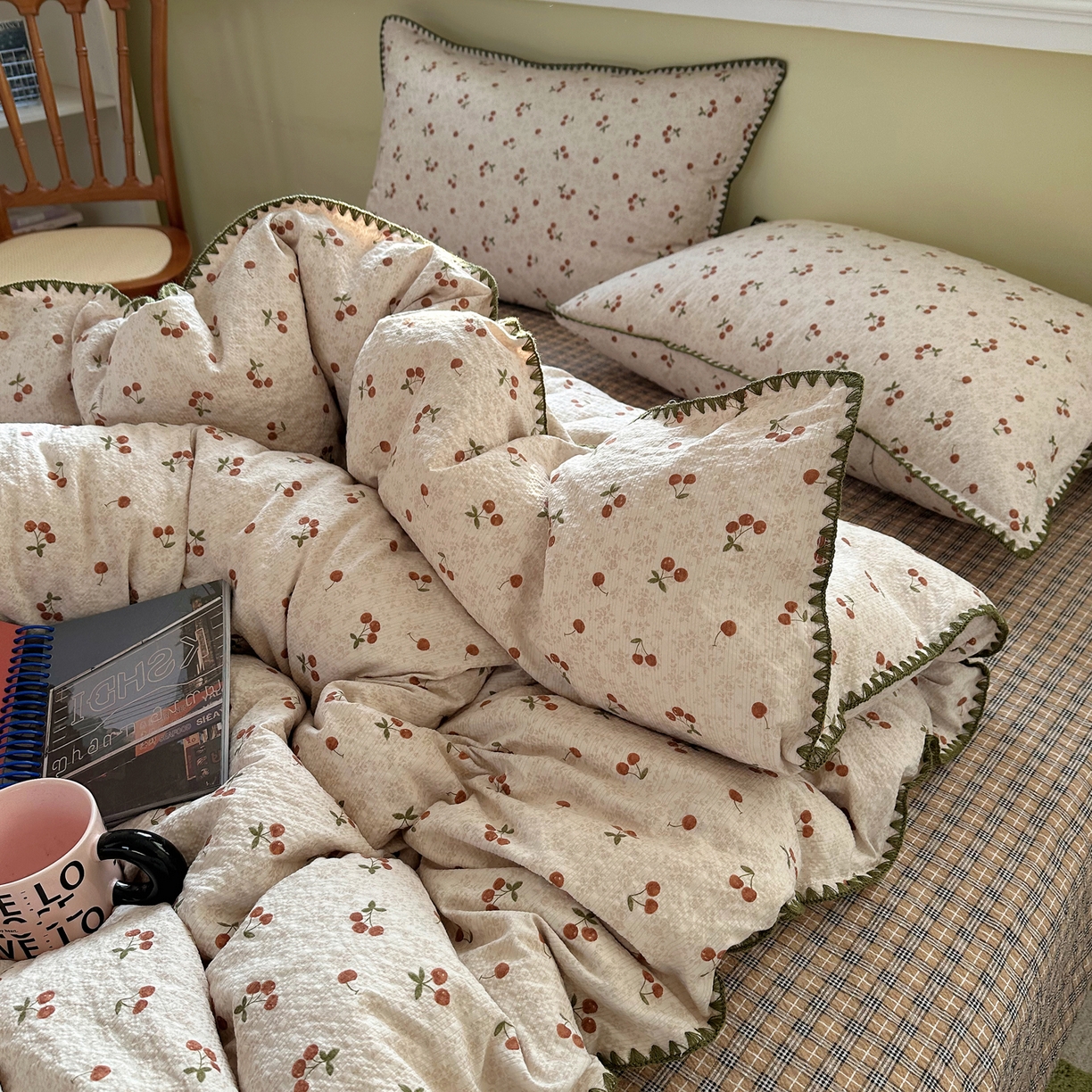 91家纺网 家纺一手货源 找家纺 几禾 2026新款高品质A类110g泡芙纱甜栗贝壳边四件套 甜栗-酒渍樱桃