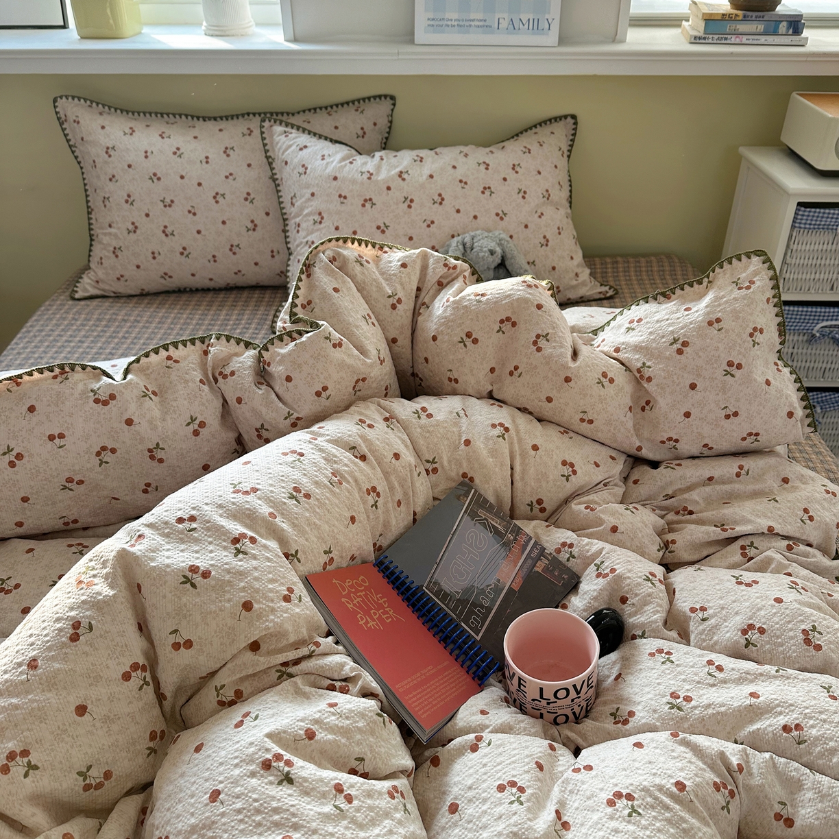 91家纺网 家纺一手货源 找家纺 几禾 2026新款高品质A类110g泡芙纱甜栗贝壳边四件套 甜栗-酒渍樱桃