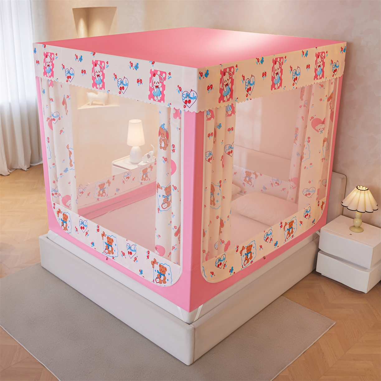 91家纺网 家纺一手货源 找家纺 迪凡保罗蚊帐 2026新款2606专版卡通回底全底AB版遮光帘坐床蚊帐 爱心兔兔-无床帘