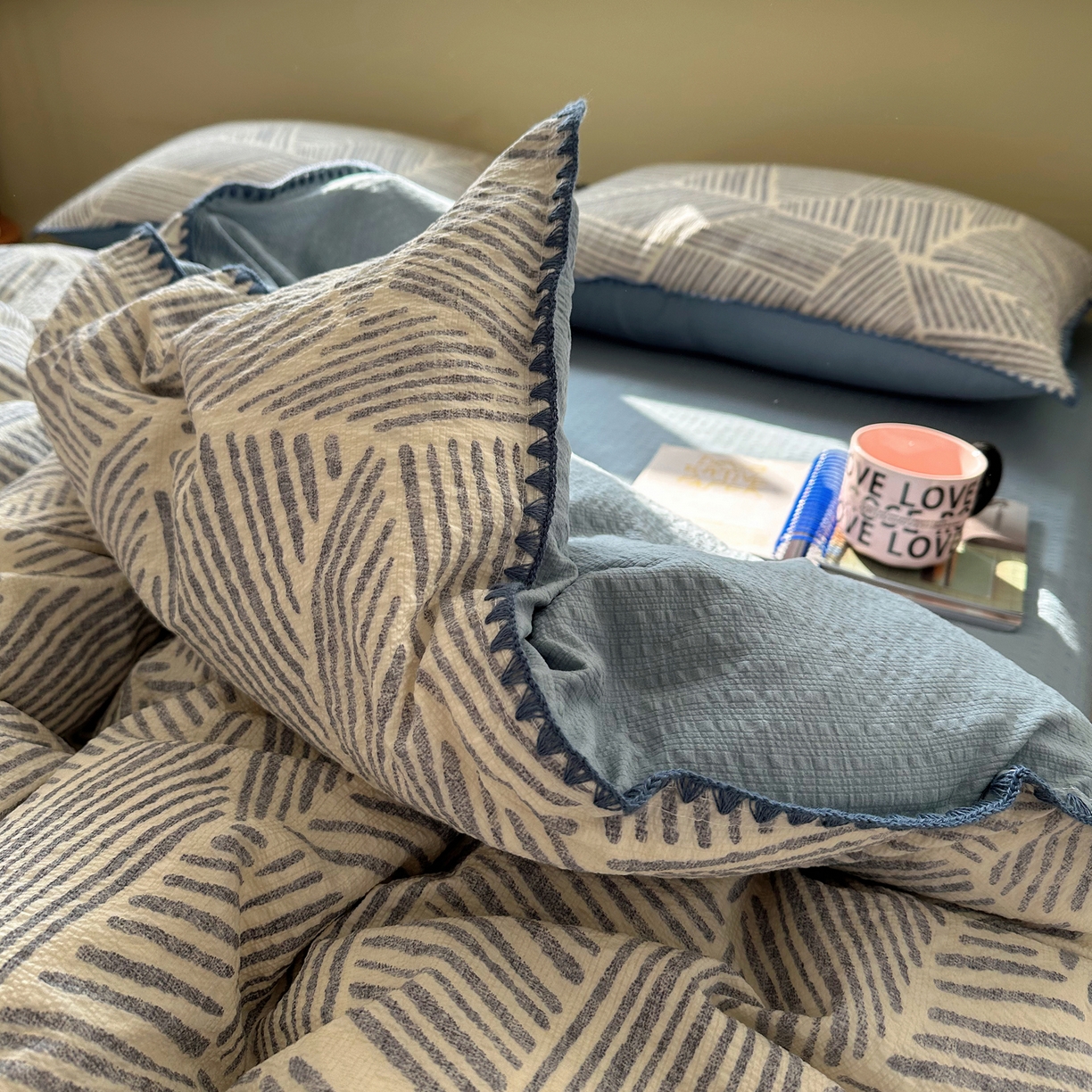 91家纺网 家纺一手货源 找家纺 几禾 2026新款高品质A类110g泡芙纱甜栗贝壳边四件套 甜栗-浅川纹