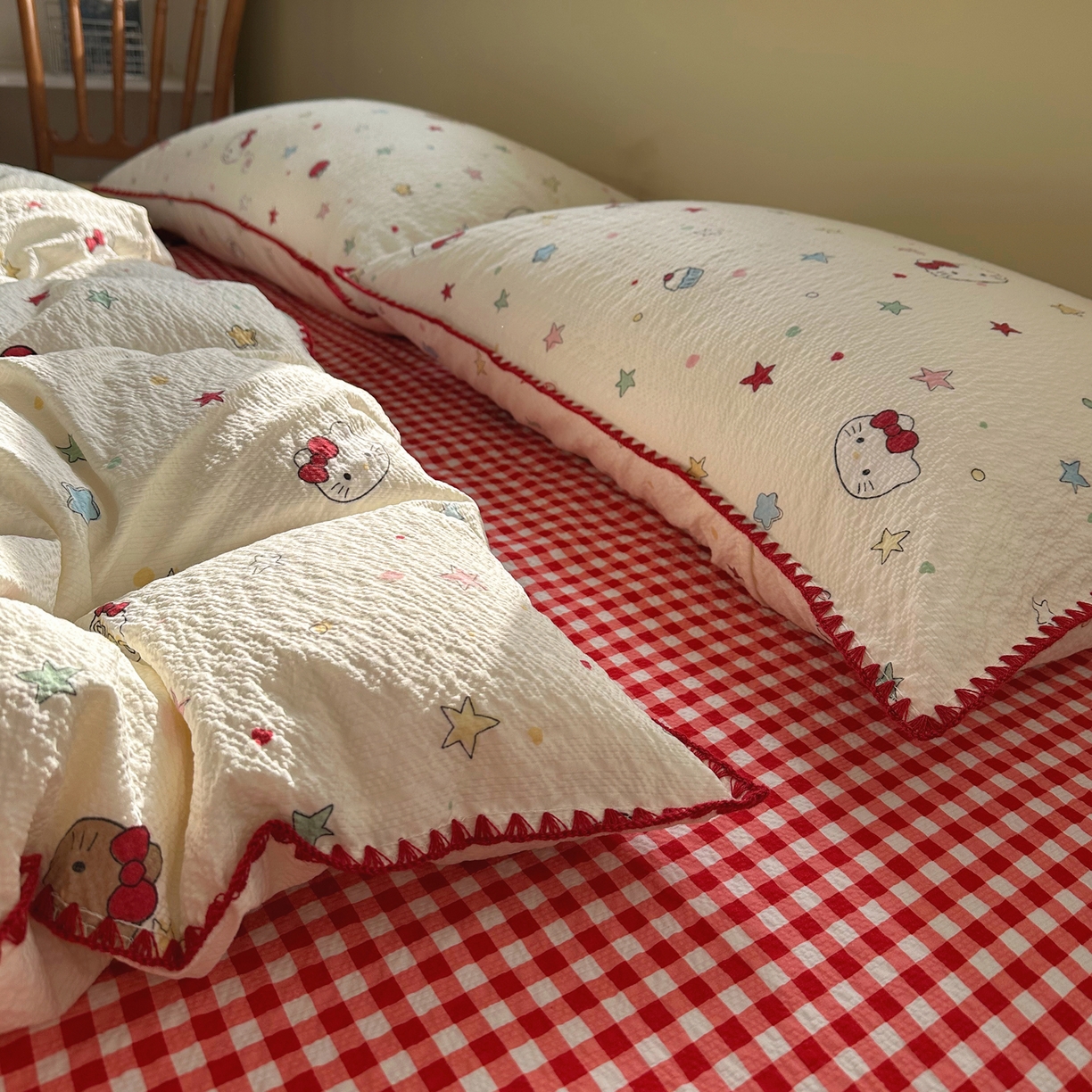 91家纺网 家纺一手货源 找家纺 几禾 2026新款高品质A类110g泡芙纱甜栗贝壳边四件套 甜栗-星芒凯蒂