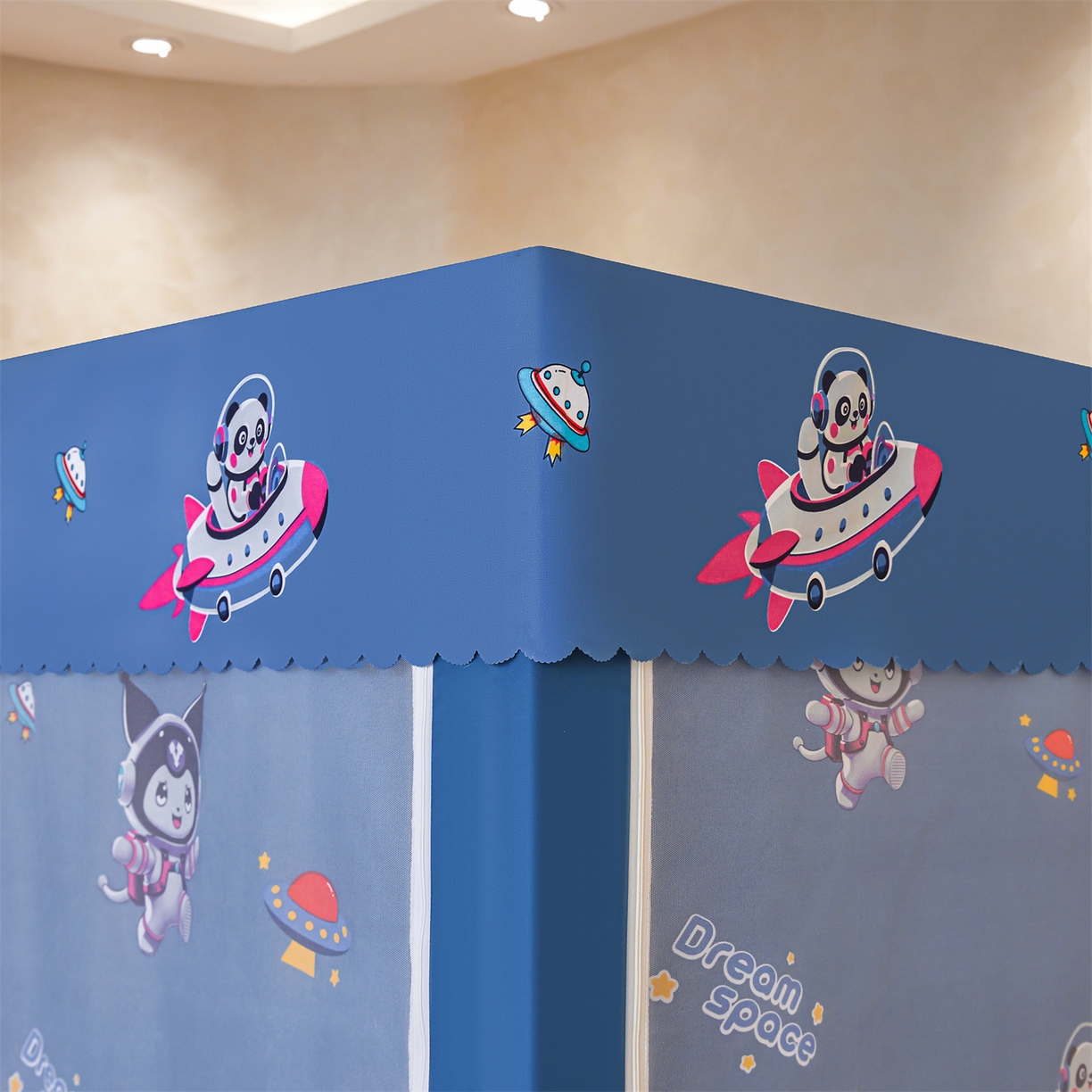 91家纺网 家纺一手货源 找家纺 迪凡保罗蚊帐 2026新款2606专版卡通回底全底AB版遮光帘坐床蚊帐 遨游太空-无床帘