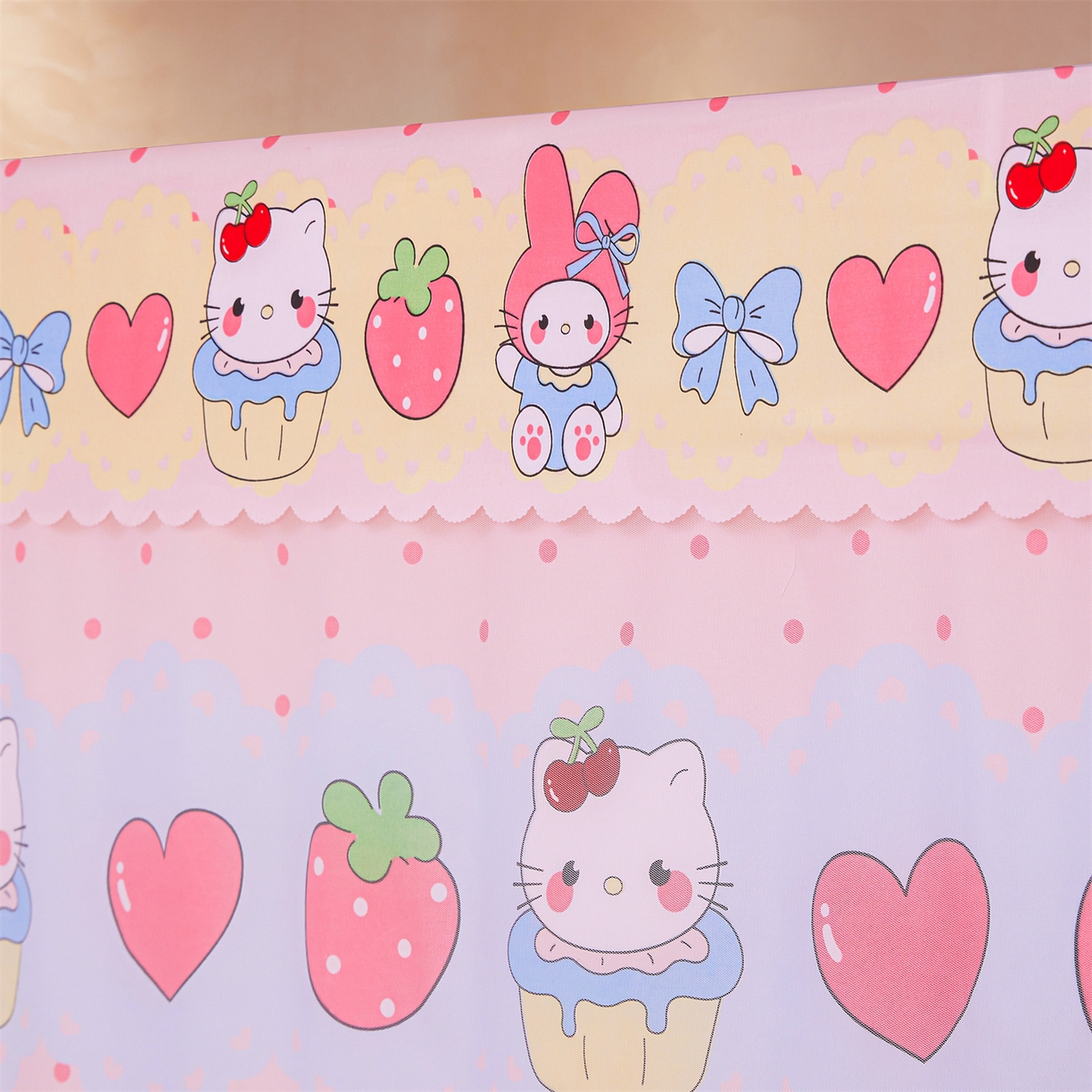 91家纺网 家纺一手货源 找家纺 迪凡保罗蚊帐 2026新款2606专版卡通回底全底AB版遮光帘坐床蚊帐 爱心蛋糕-无床帘