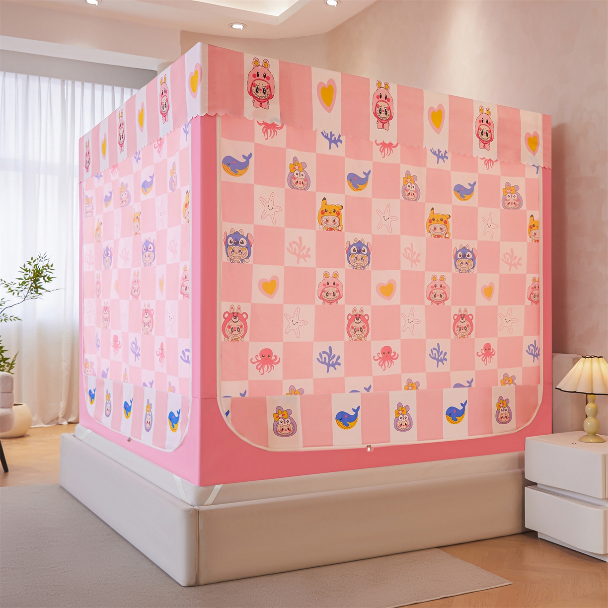 91家纺网 家纺一手货源 找家纺 迪凡保罗蚊帐 2026新款2606专版卡通回底全底AB版遮光帘坐床蚊帐 趣玩格子-无床帘