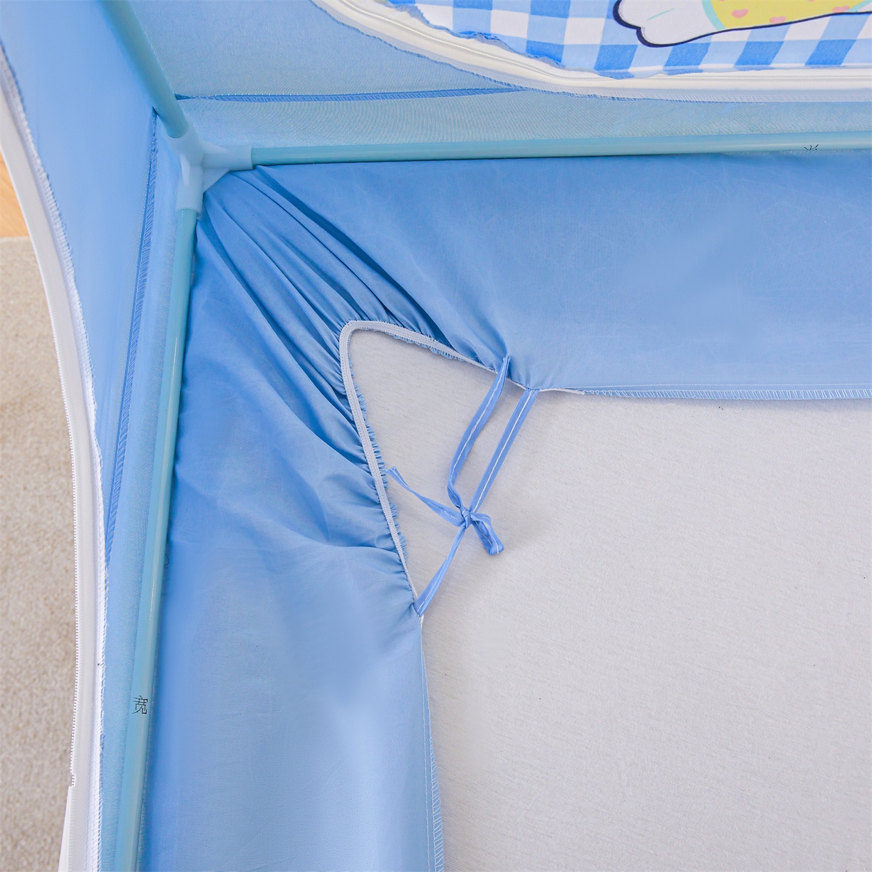 91家纺网 家纺一手货源 找家纺 迪凡保罗蚊帐 2026新款2606专版卡通回底全底AB版遮光帘坐床蚊帐 可爱奶狗-带床帘