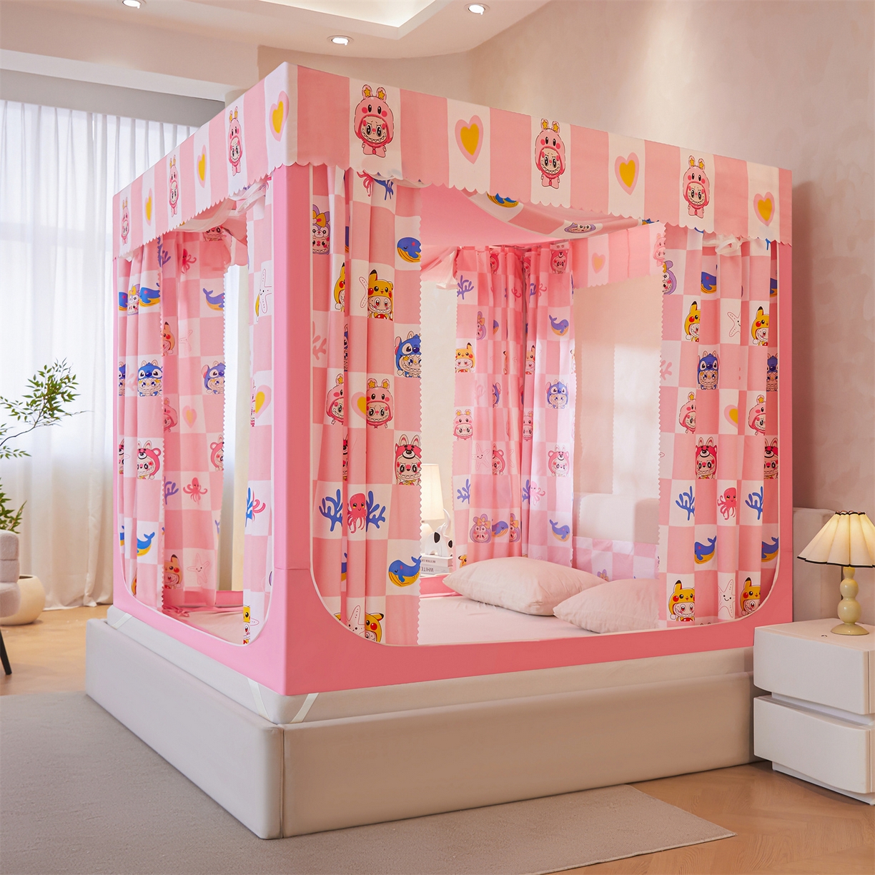 91家纺网 家纺一手货源 找家纺 迪凡保罗蚊帐 2026新款2606专版卡通回底全底AB版遮光帘坐床蚊帐 趣玩格子-无床帘