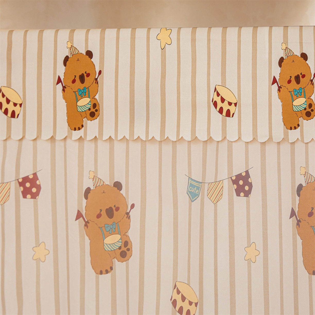 91家纺网 家纺一手货源 找家纺 迪凡保罗蚊帐 2026新款2606专版卡通回底全底AB版遮光帘坐床蚊帐 卡皮熊-无床帘