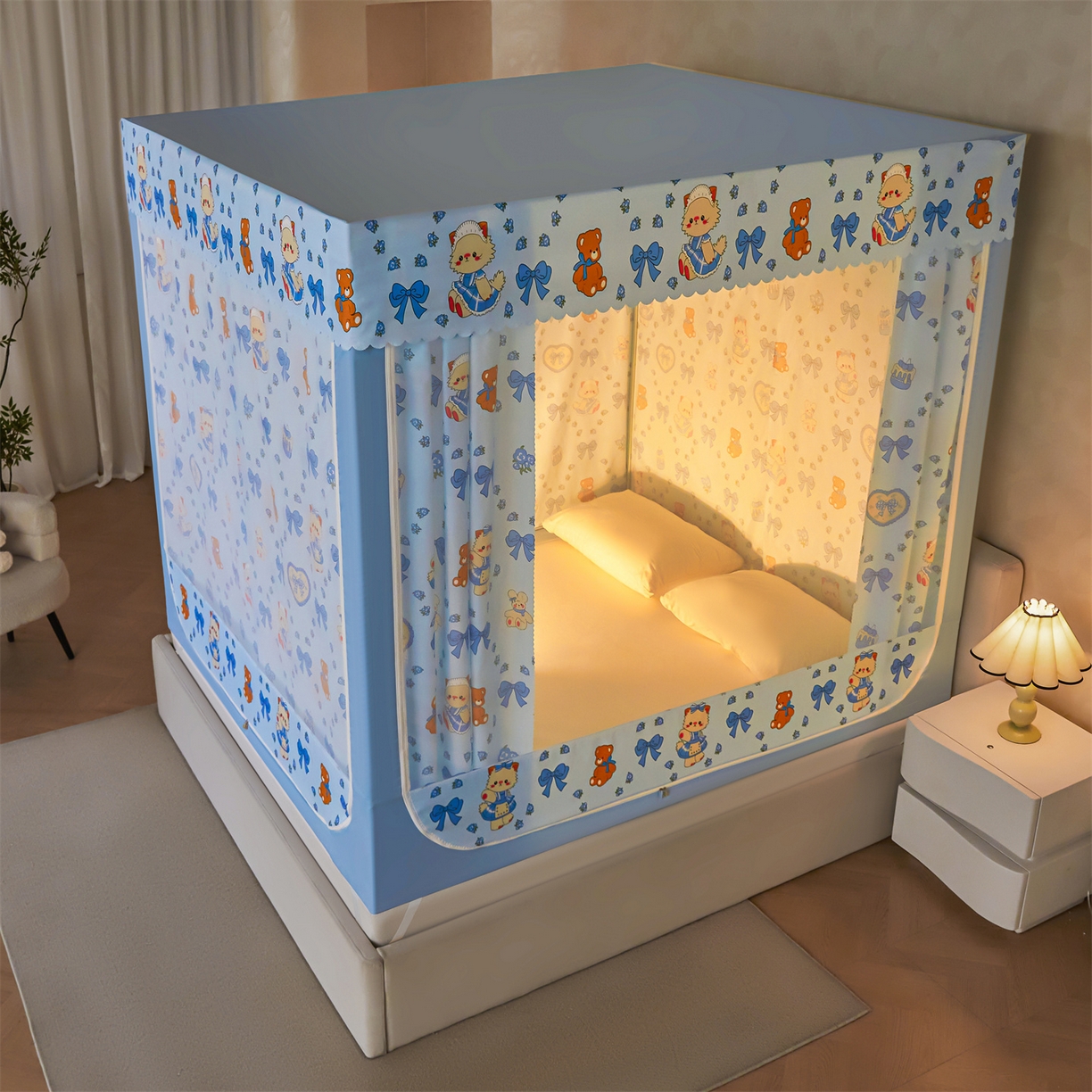 91家纺网 家纺一手货源 找家纺 迪凡保罗蚊帐 2026新款2606专版卡通回底全底AB版遮光帘坐床蚊帐 快乐乐园-带床帘