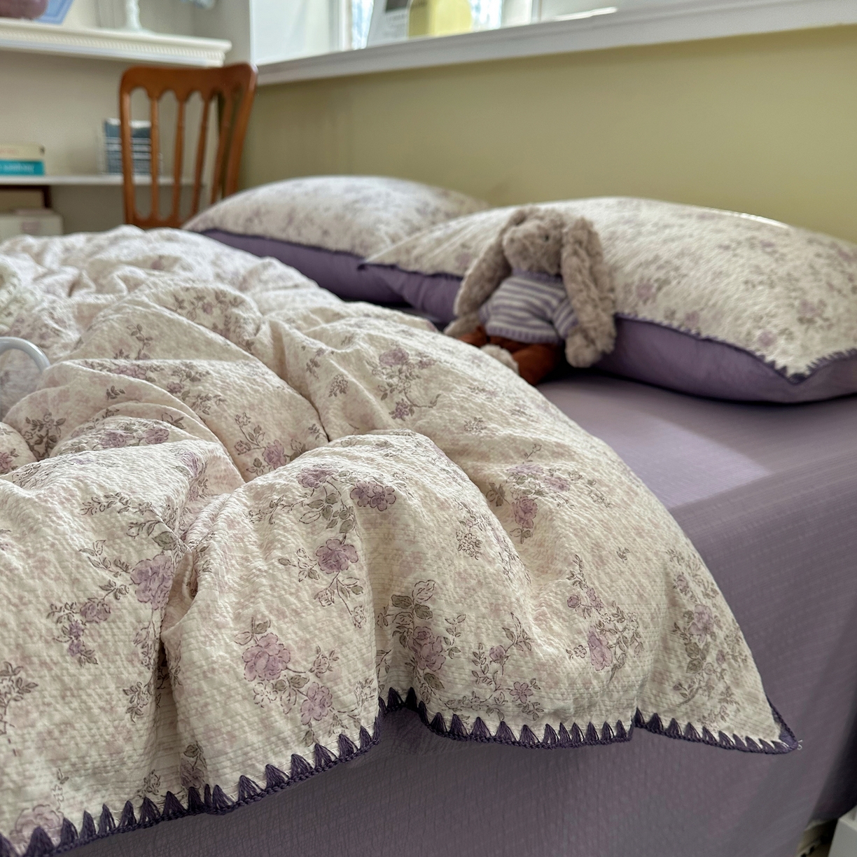 91家纺网 家纺一手货源 找家纺 几禾 2026新款高品质A类110g泡芙纱甜栗贝壳边四件套 甜栗-柔紫碎花屿