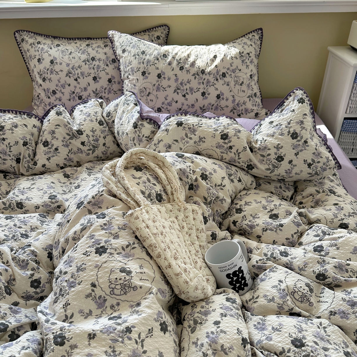 91家纺网 家纺一手货源 找家纺 几禾 2026新款高品质A类110g泡芙纱甜栗贝壳边四件套 甜栗-小猫秘境灰