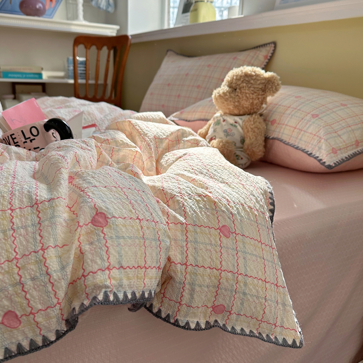 91家纺网 家纺一手货源 找家纺 几禾 2026新款高品质A类110g泡芙纱甜栗贝壳边四件套 甜栗-格格心