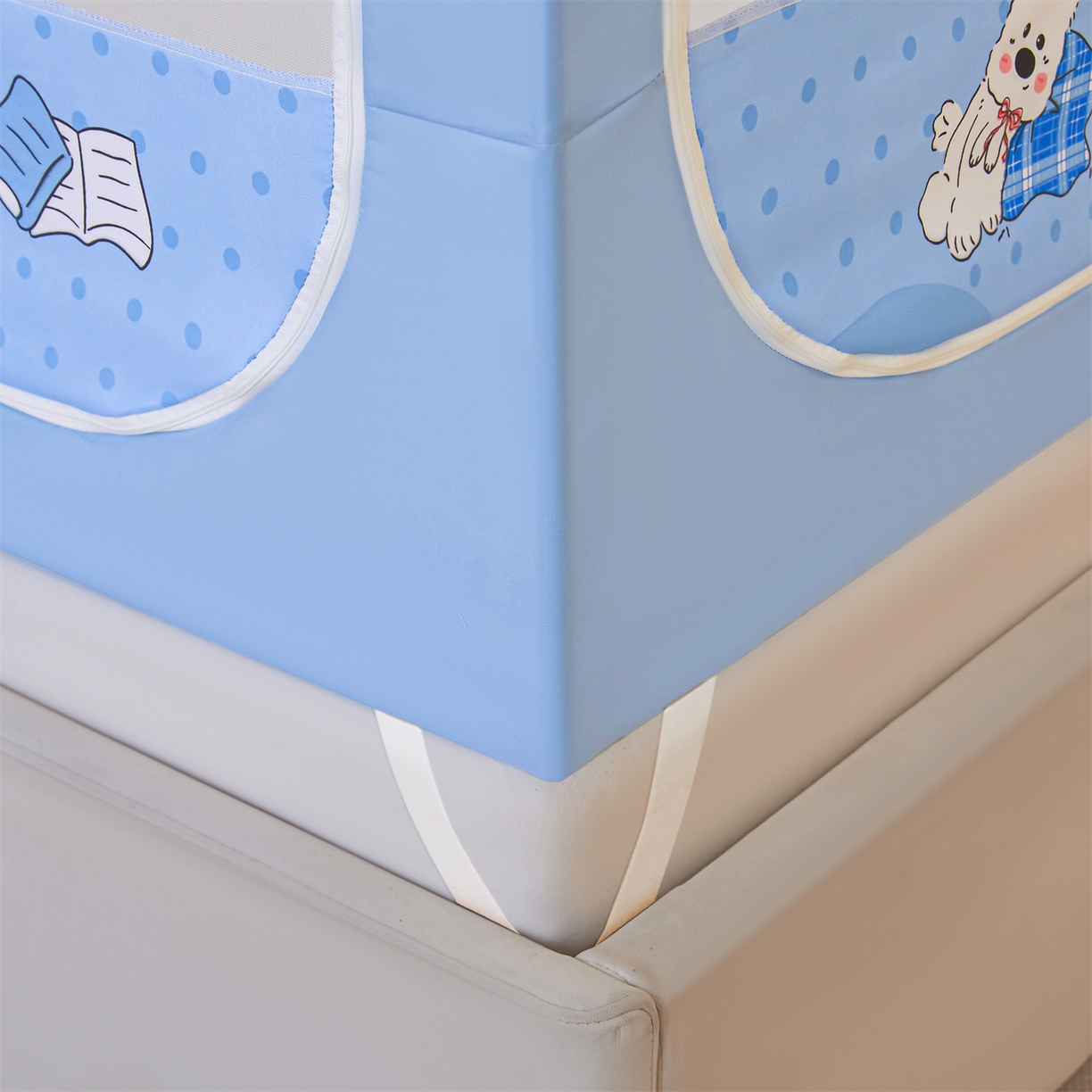 91家纺网 家纺一手货源 找家纺 迪凡保罗蚊帐 2026新款2606专版卡通回底全底AB版遮光帘坐床蚊帐 小狗派对-带床帘