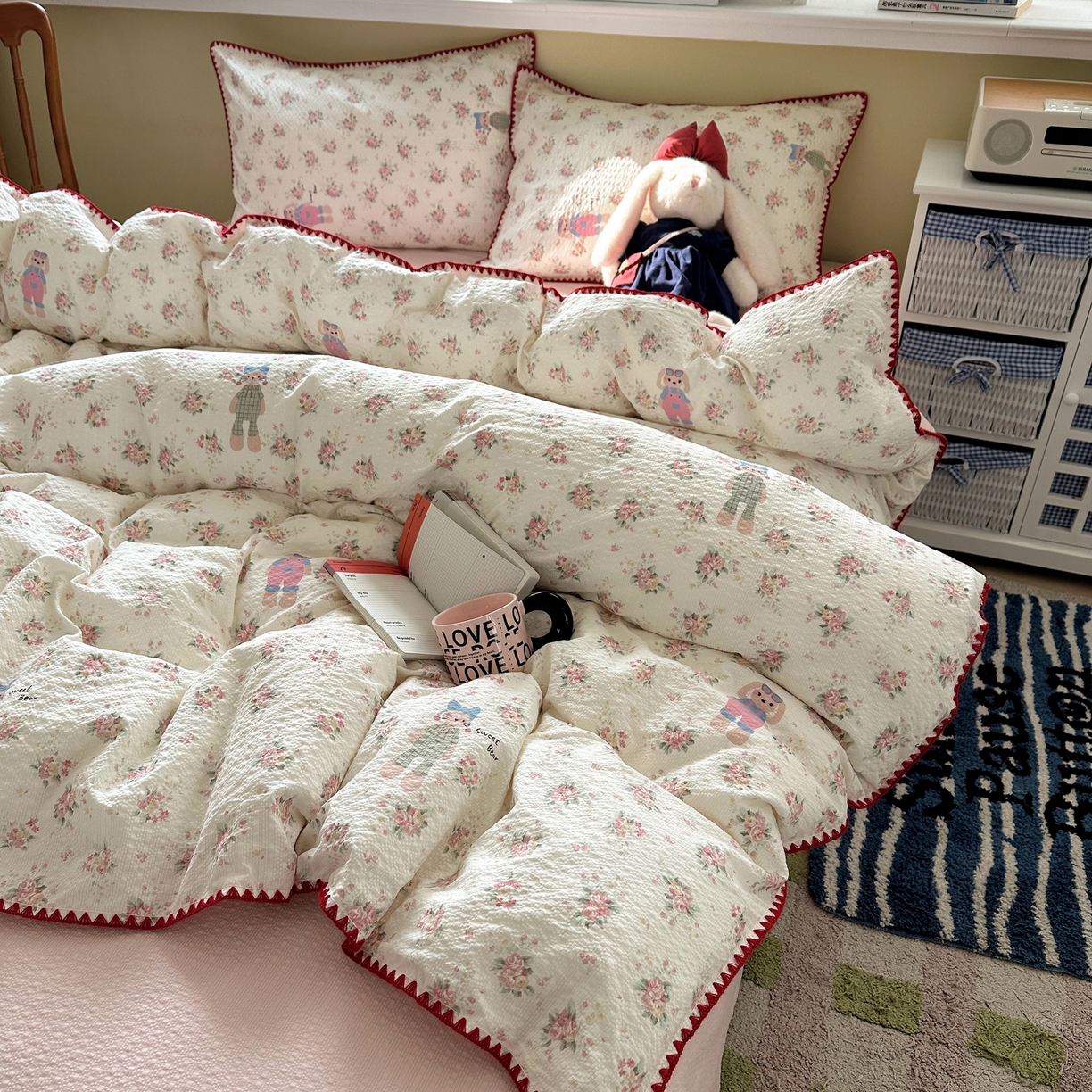 91家纺网 家纺一手货源 找家纺 几禾 2026新款高品质A类110g泡芙纱甜栗贝壳边四件套 甜栗-甜卷兔兔