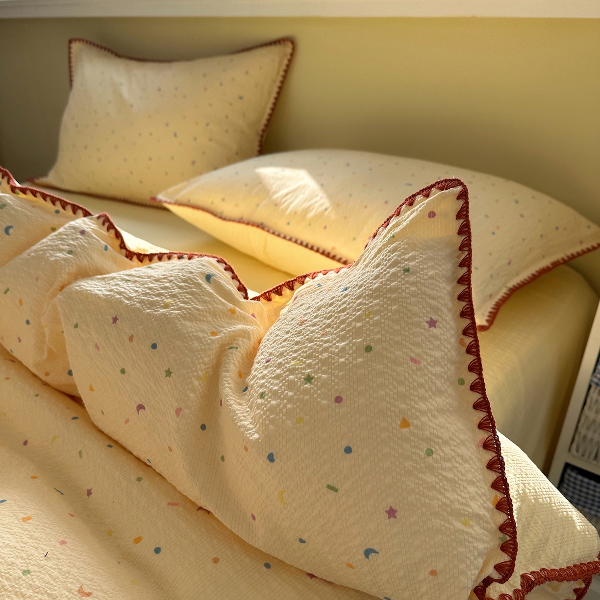 91家纺网 家纺一手货源 找家纺 几禾 2026新款高品质A类110g泡芙纱甜栗贝壳边四件套 甜栗-星月糖粒