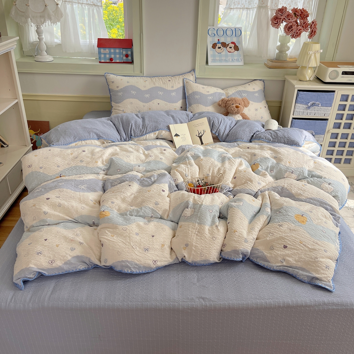 91家纺网 家纺一手货源 找家纺 凯洛奇 2026春夏新款A类高品质泡芙纱贝壳边四件套 蓝波甜心