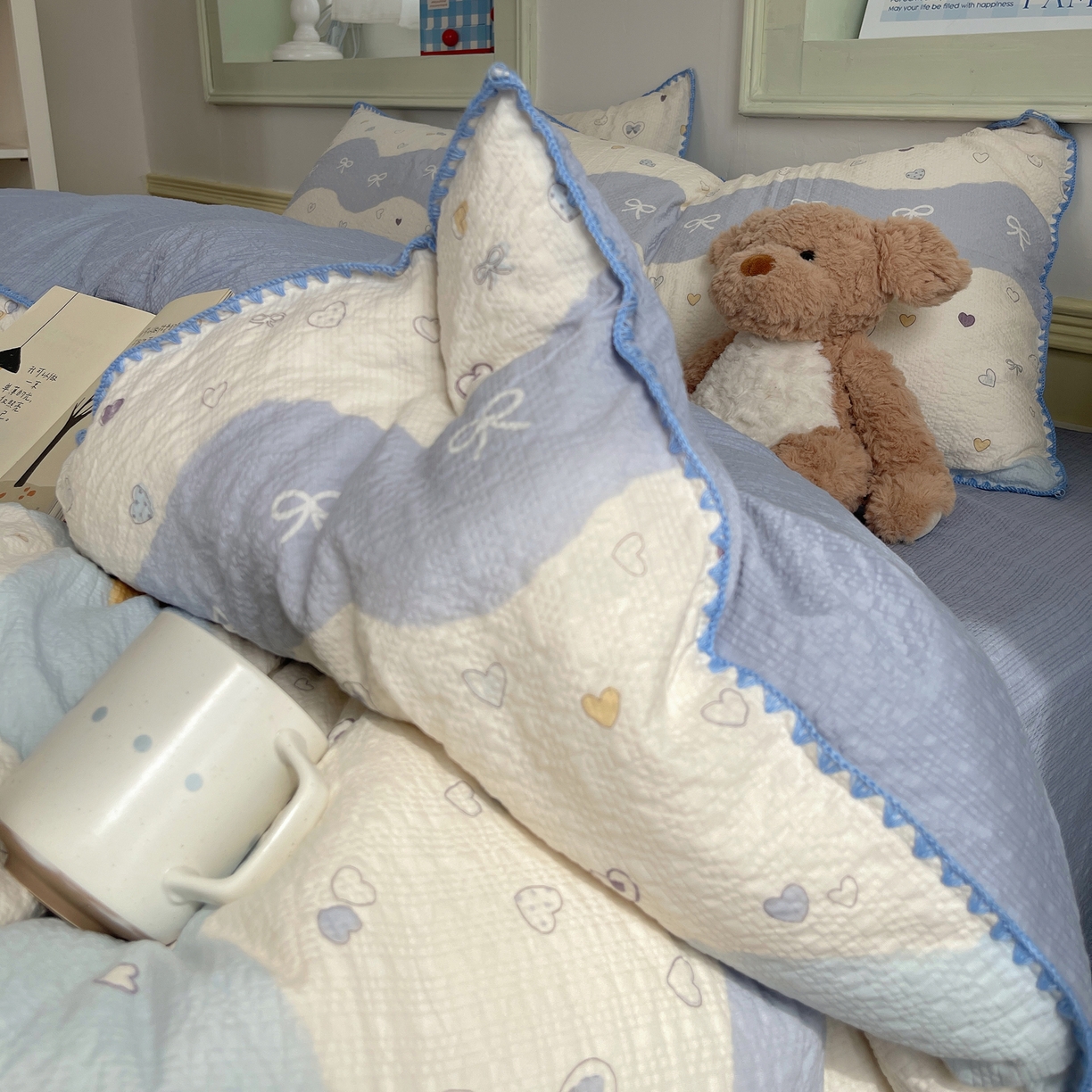 91家纺网 家纺一手货源 找家纺 凯洛奇 2026春夏新款A类高品质泡芙纱贝壳边四件套 蓝波甜心