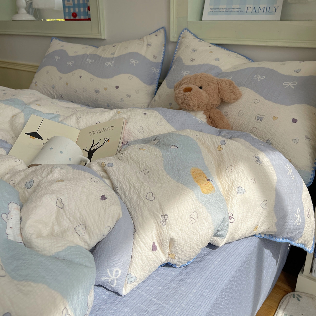 91家纺网 家纺一手货源 找家纺 凯洛奇 2026春夏新款A类高品质泡芙纱贝壳边四件套 蓝波甜心