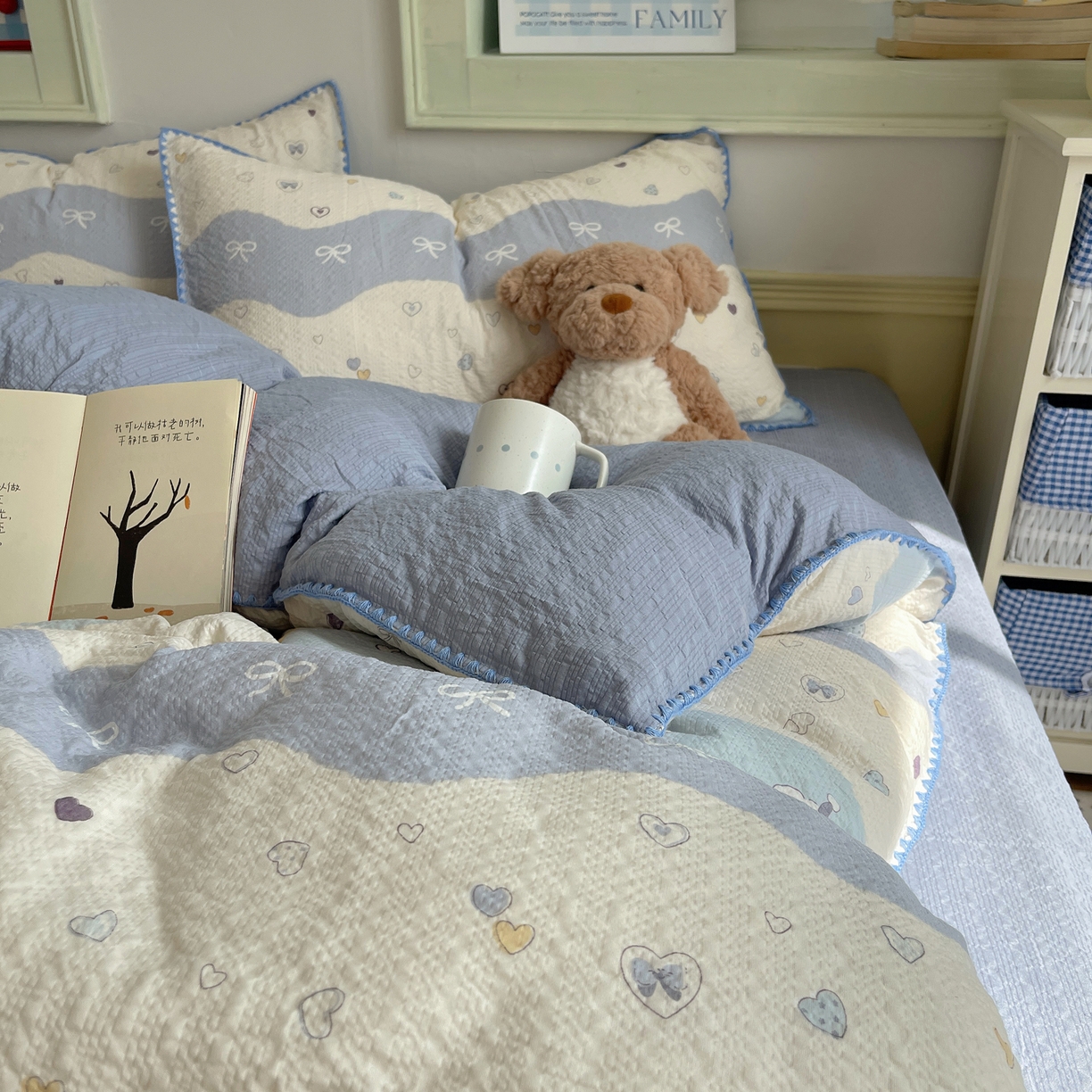 91家纺网 家纺一手货源 找家纺 凯洛奇 2026春夏新款A类高品质泡芙纱贝壳边四件套 蓝波甜心