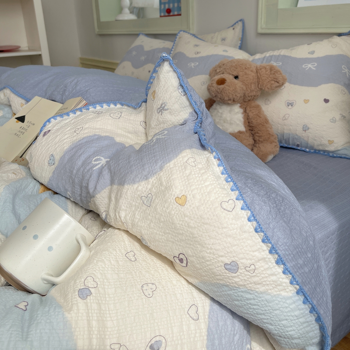 91家纺网 家纺一手货源 找家纺 凯洛奇 2026春夏新款A类高品质泡芙纱贝壳边四件套 蓝波甜心