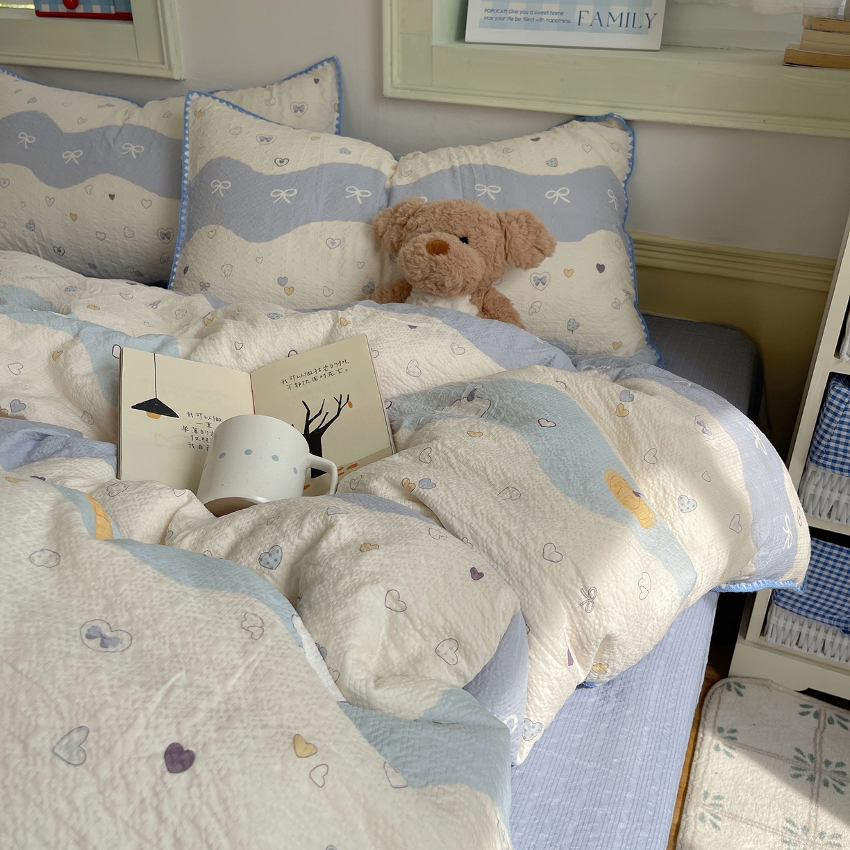 91家纺网 家纺一手货源 找家纺 凯洛奇 2026春夏新款A类高品质泡芙纱贝壳边四件套 蓝波甜心