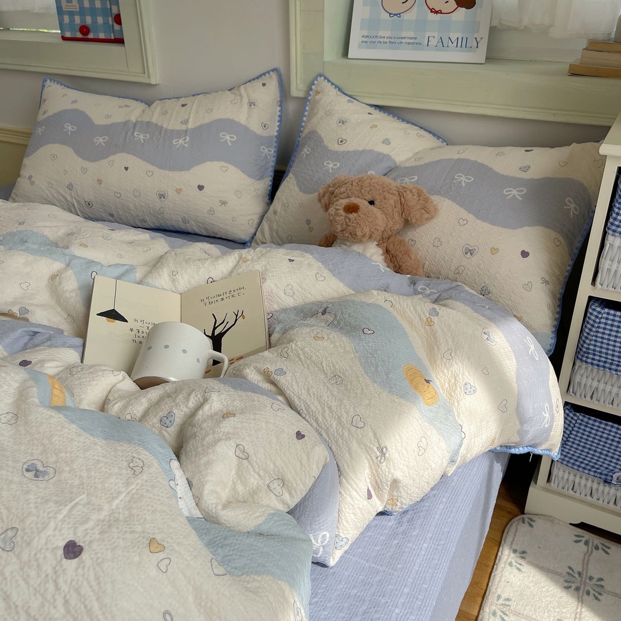 91家纺网 家纺一手货源 找家纺 凯洛奇 2026春夏新款A类高品质泡芙纱贝壳边四件套 蓝波甜心