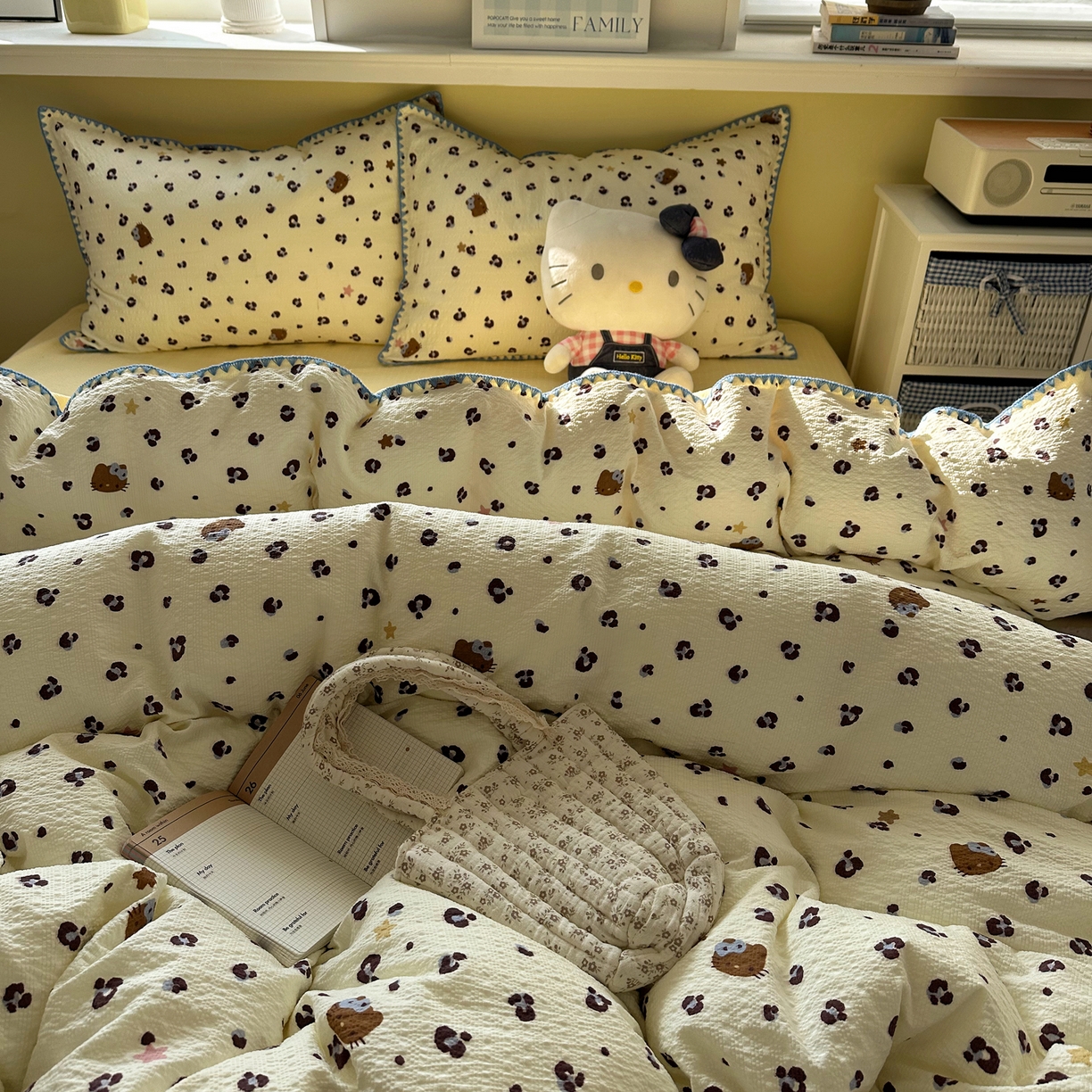 91家纺网 家纺一手货源 找家纺 几禾 2026新款高品质A类110g泡芙纱甜栗贝壳边四件套 甜栗-豹纹咪星黄